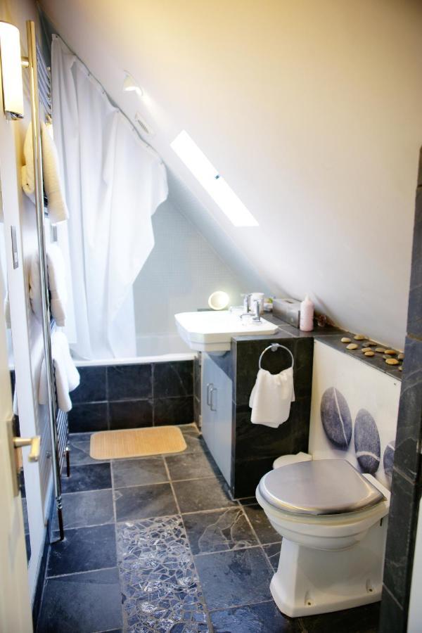 Fosse Farmhouse Holiday Cottages Chippenham  Bagian luar foto