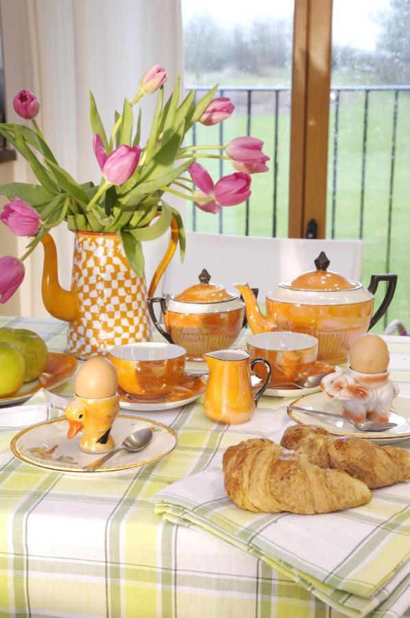 Fosse Farmhouse Holiday Cottages Chippenham  Bagian luar foto