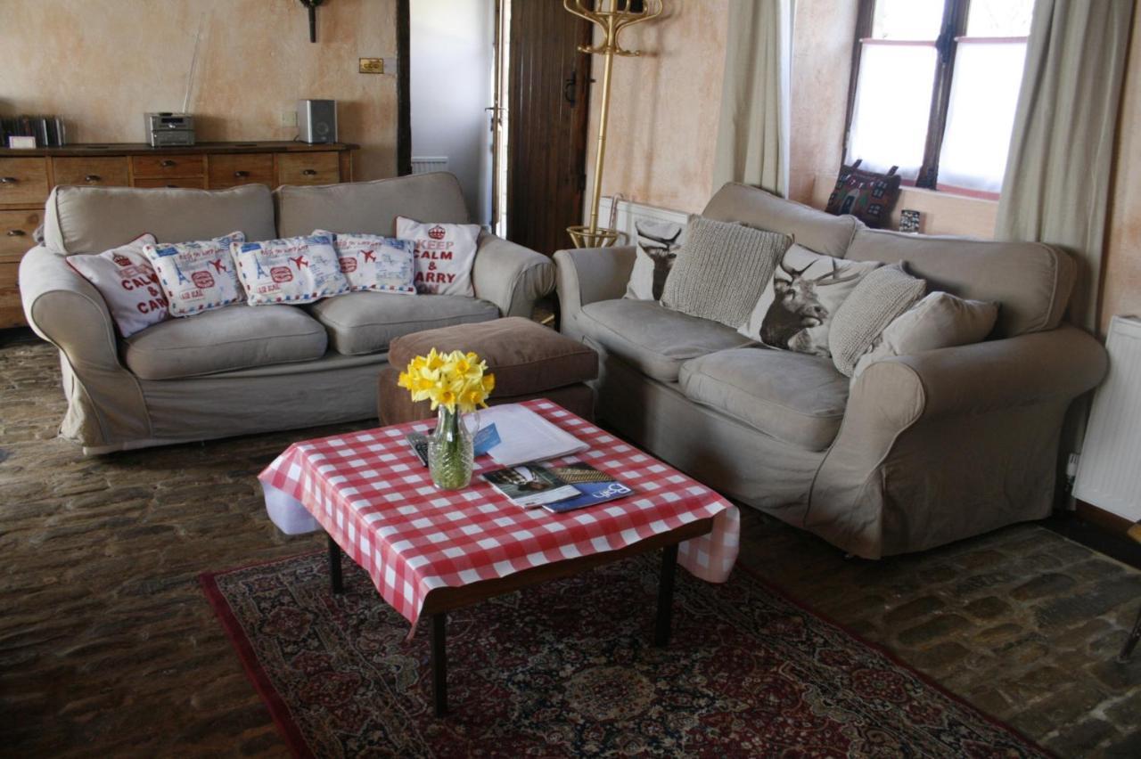 Fosse Farmhouse Holiday Cottages Chippenham  Bagian luar foto