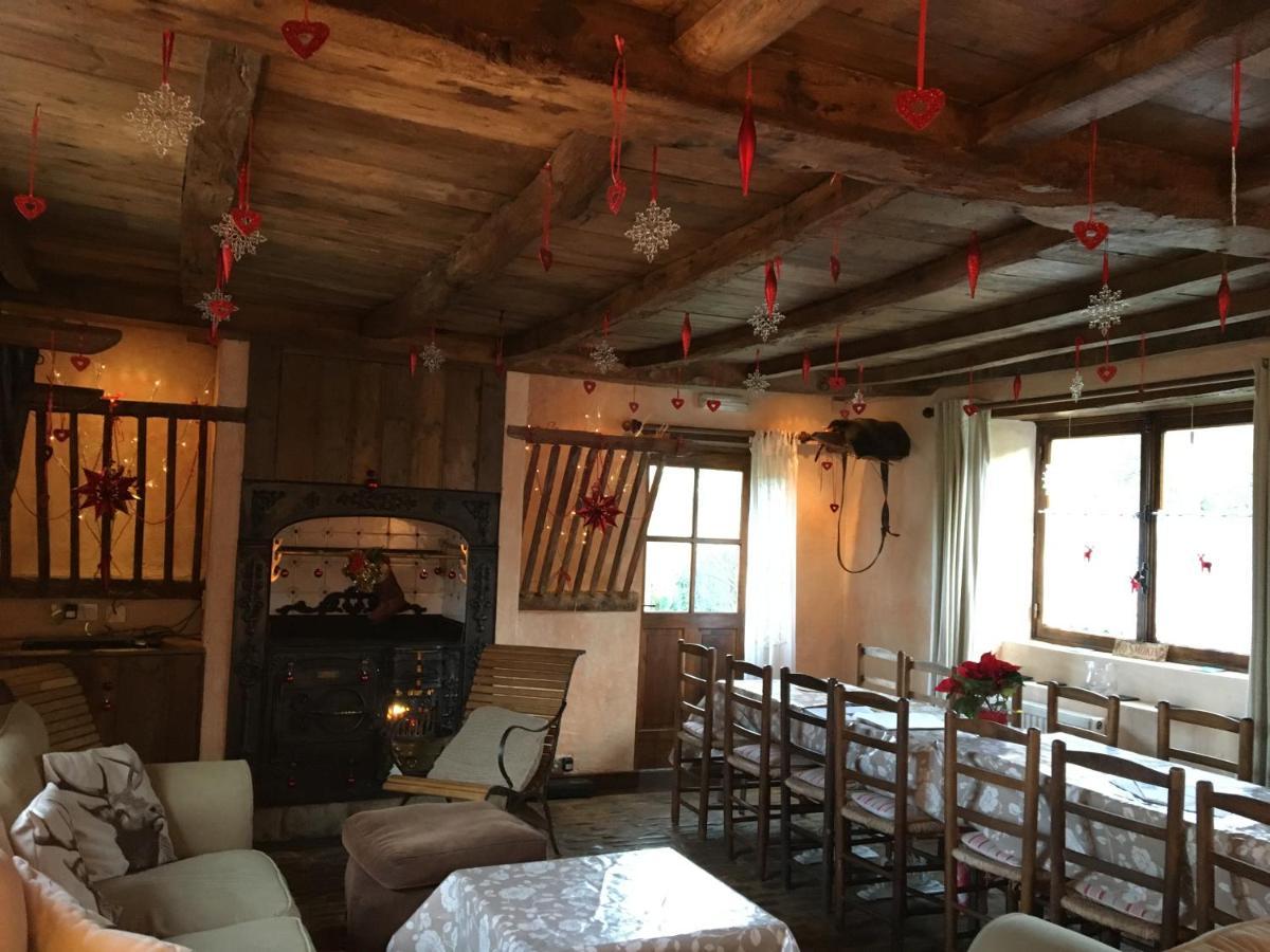 Fosse Farmhouse Holiday Cottages Chippenham  Bagian luar foto