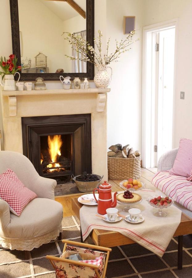 Fosse Farmhouse Holiday Cottages Chippenham  Bagian luar foto